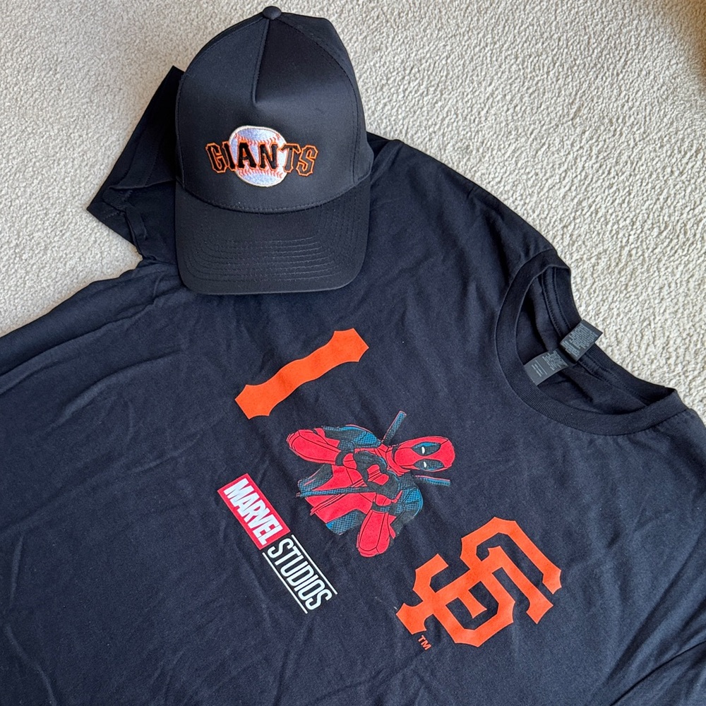 SF Giants Collab with Marvel Spider-Man T-shirt with ⚾️ Hat Bundle Set